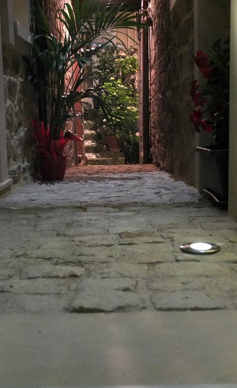 Notti O' Tunn Luxury Rooms In Centro Geraci Siculo ภายนอก รูปภาพ