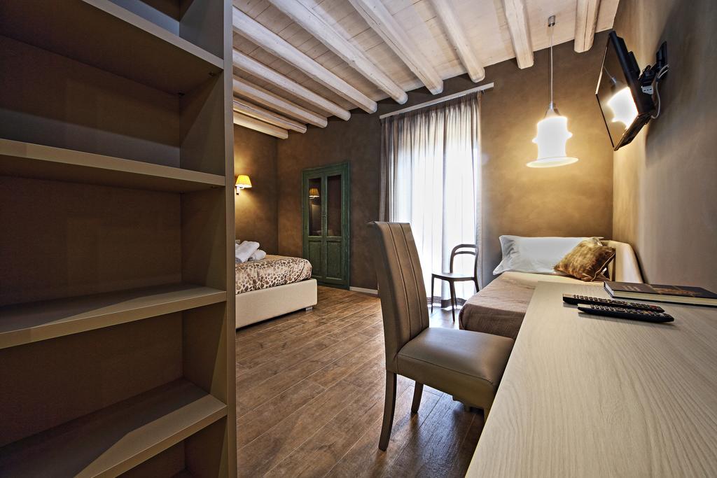Notti O' Tunn Luxury Rooms In Centro Geraci Siculo ภายนอก รูปภาพ