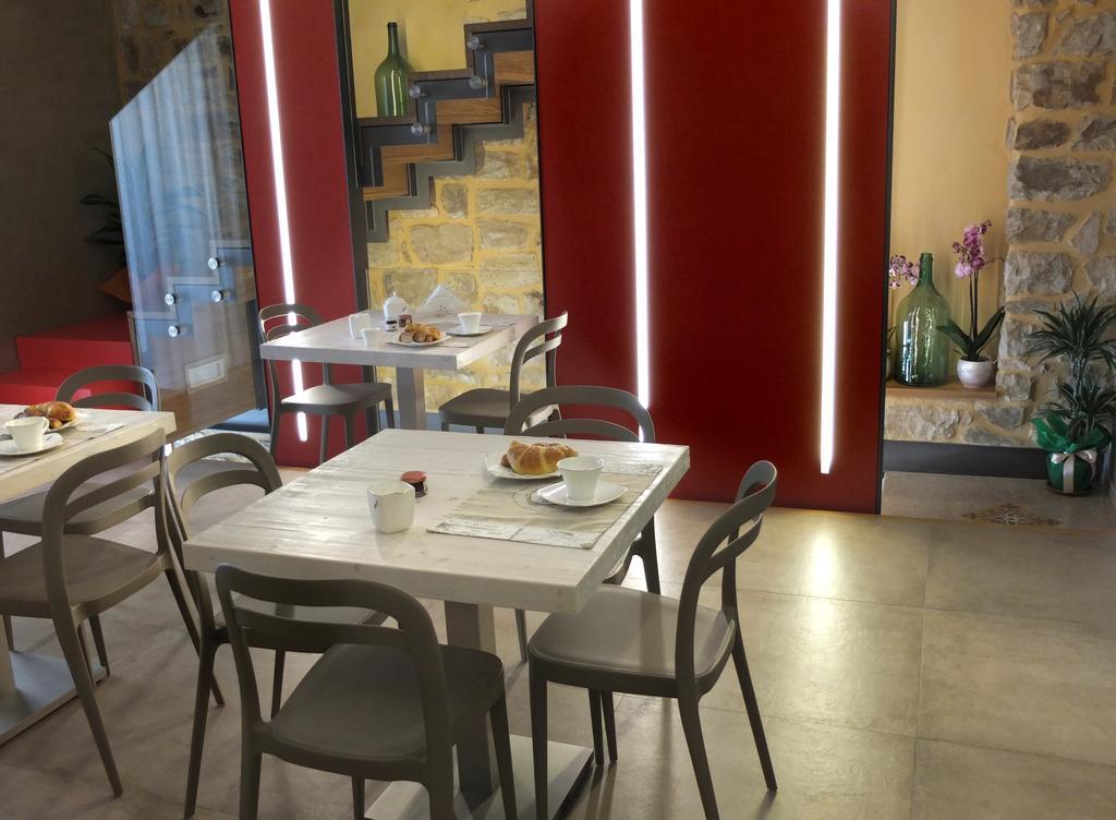 Notti O' Tunn Luxury Rooms In Centro Geraci Siculo ภายนอก รูปภาพ